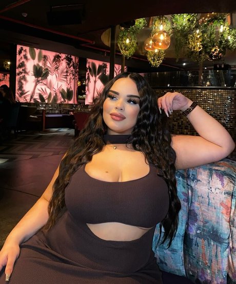 Curvyexoticaa porn actress image