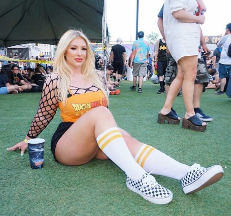 Taya Christian model top pictures