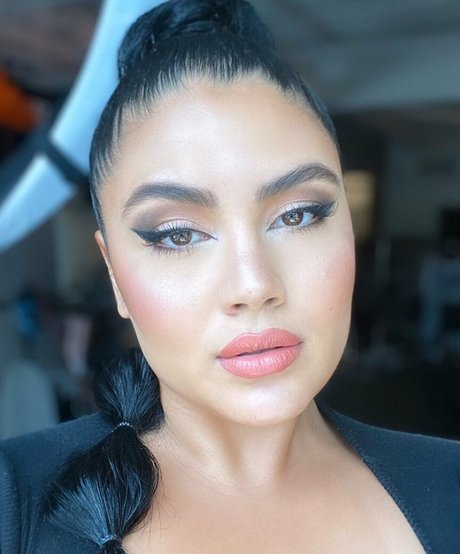 Rachel Anastacia star art photos