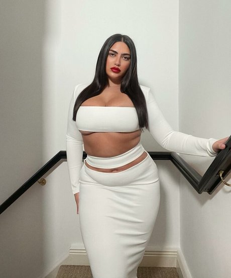 Irena Drezi model hot images