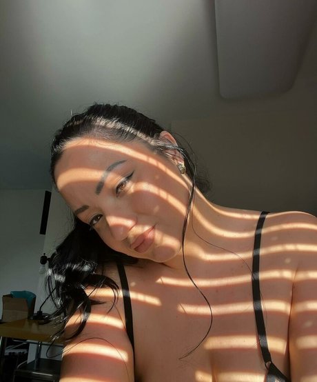 Anjadee nude actress pics