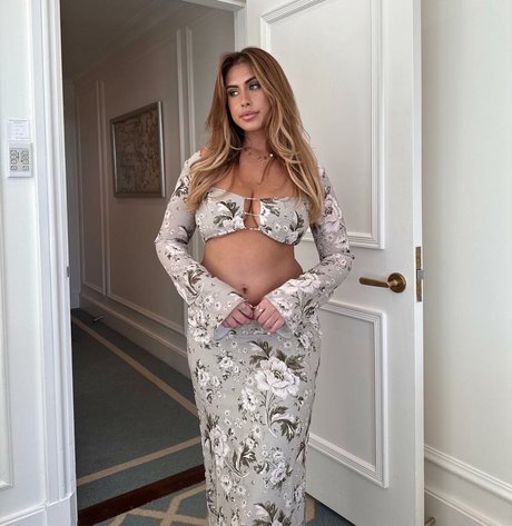 Ariella Nyssa model beautiful images