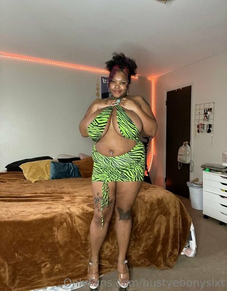 bustyebonyslxt model pretty images