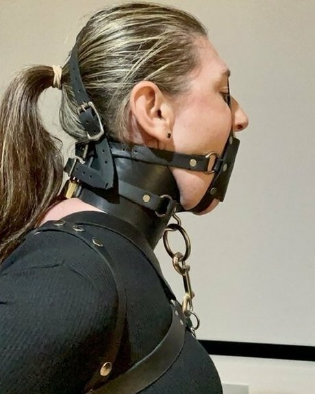 aussiebondagegirl nice star archive