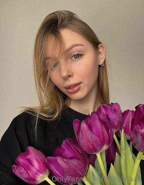 badsofiaaa high quality model pic