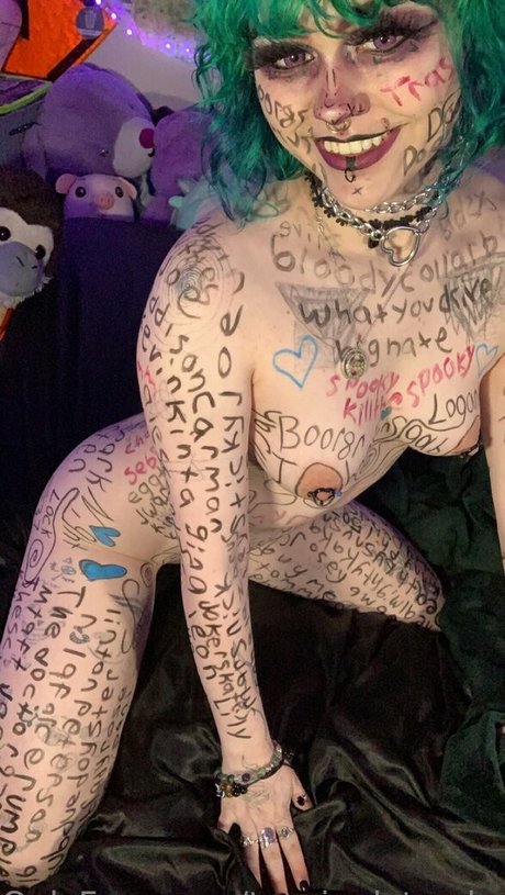 teasinglytrashed erotic model pics