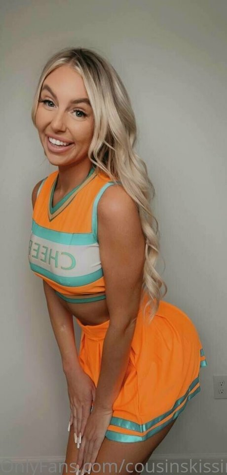 cousinskissing hd star photos