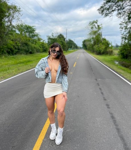 Arielsaleh16 model xxx picture