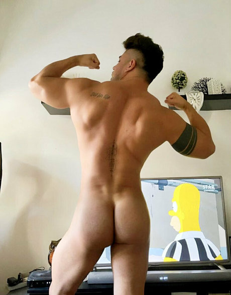 liamgaltyfree perfect model photo