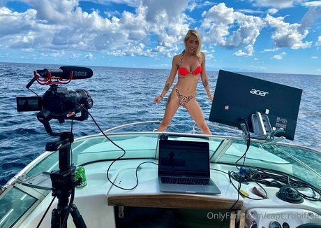 capt rubifree model erotic img