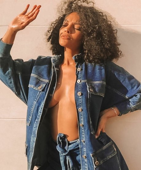 Barbara Reis model erotic image