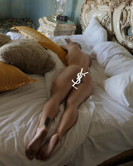 Immamakat star sexy photos