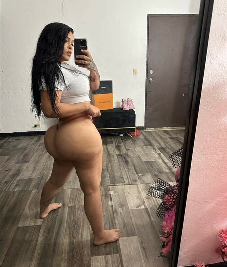 Badpenelope model beautiful img