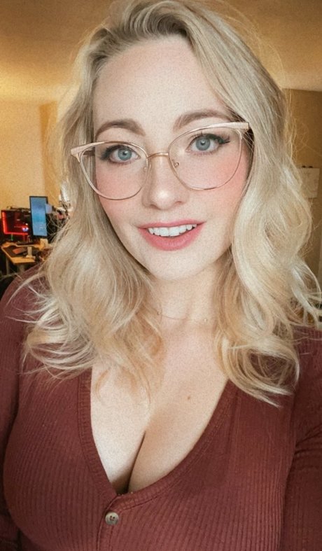 Cannibalqueen high quality pornstar picture