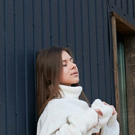 lucysunshinefree model naked image