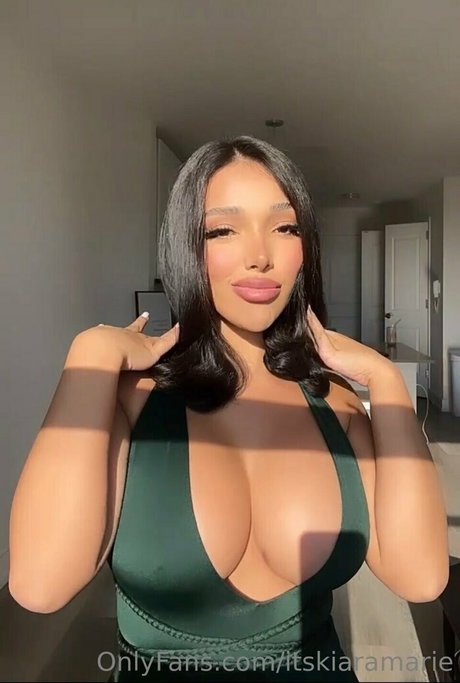 Kiara Marie model beautiful pics