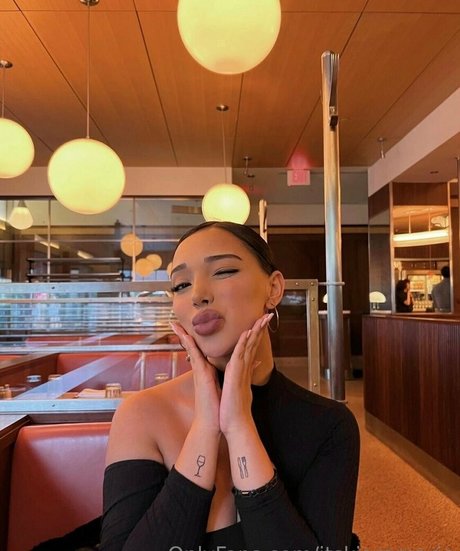 Kiara Marie pornstar pretty pictures