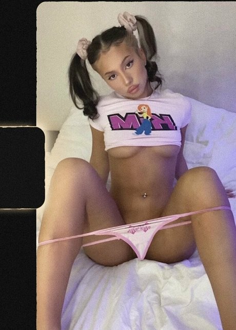 Zaebacho porn model image