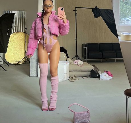 Zaebacho pretty model photo