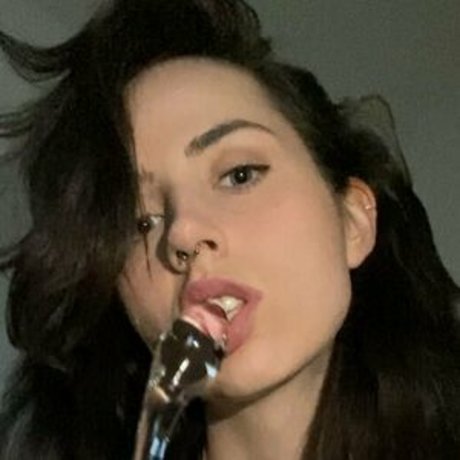 Ivypiper sexy pornstar picture