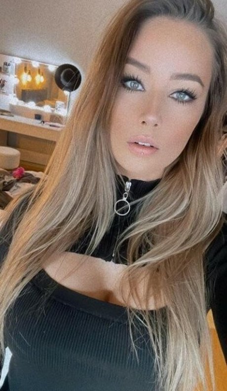 lizzzyfox model exclusive gallery