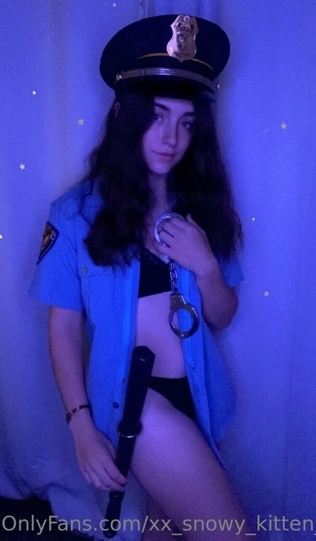 snowy kitten games naked model gallery