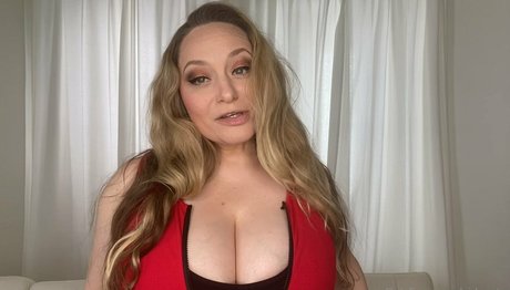 aidenstarr nude model photo