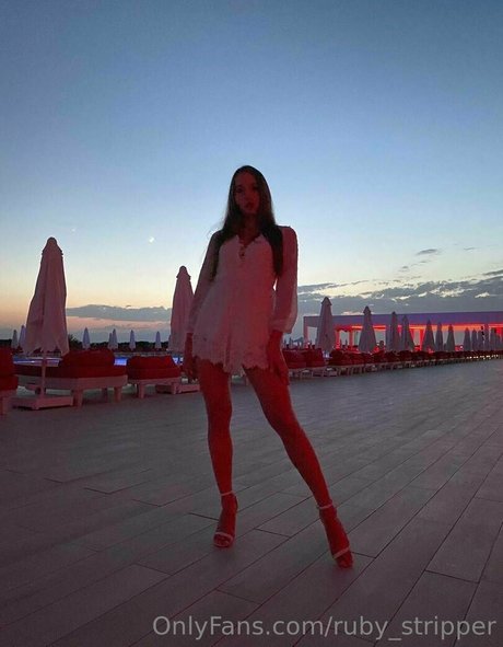 brianna splits nude pornstar picture