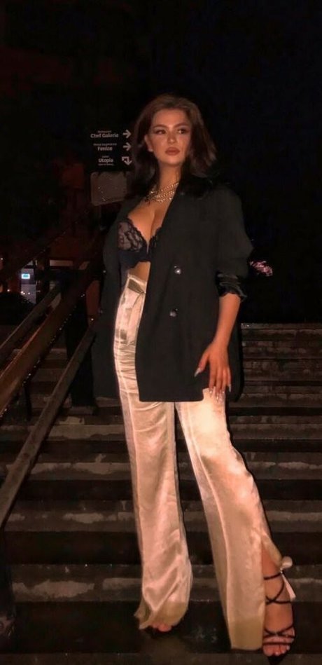 Roxana Elena pornographic star gallery