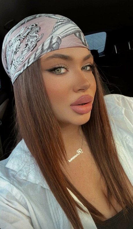 Roxana Elena sexy pornstar pic