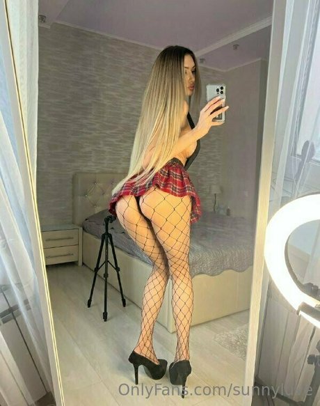 Sunnyluve nude pornstar photo