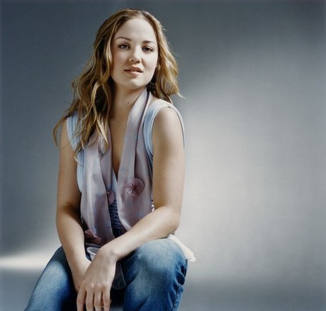 Erika Christensen sexy actress gallery