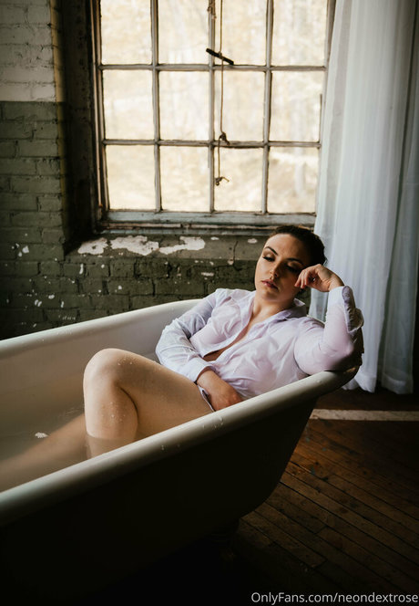 neondextrose top model photos