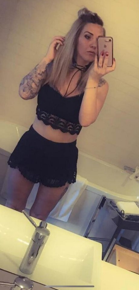 Sharni Knighton nude actress photos