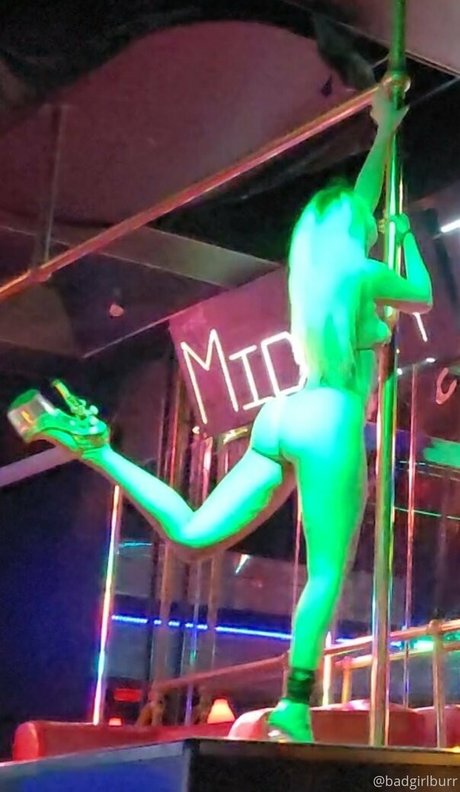 bbyyburr star naked img