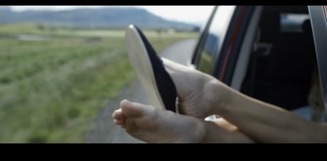 Maika Monroe pornstar exclusive images