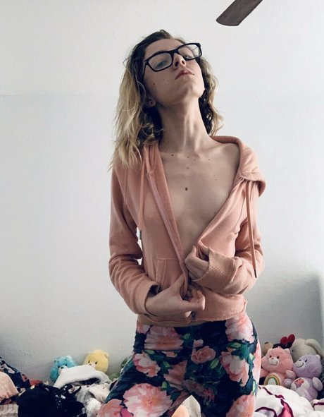 jasminecx perfect actress pics