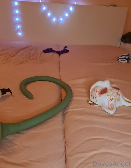 doveyangel nudes actress pictures