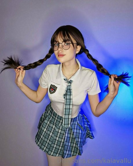 kalavallu nude star pics