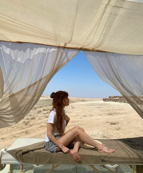 Riley Keough pornstar hot pic