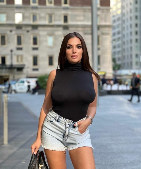 Kira Shine sex star img