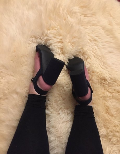 chrissys feet star photos