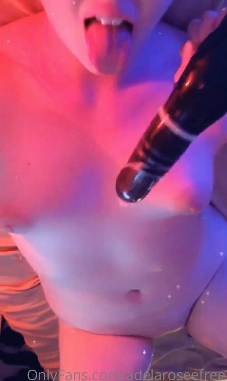adelaroseefree pornstar nudes images