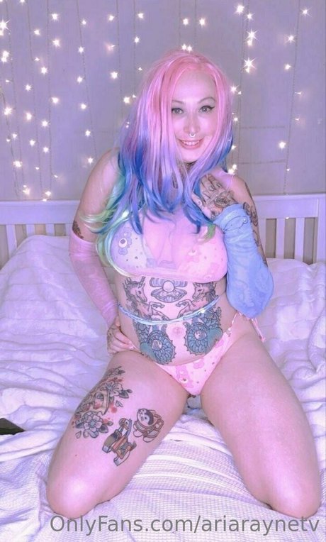 ariaraynetv model sexy gallery