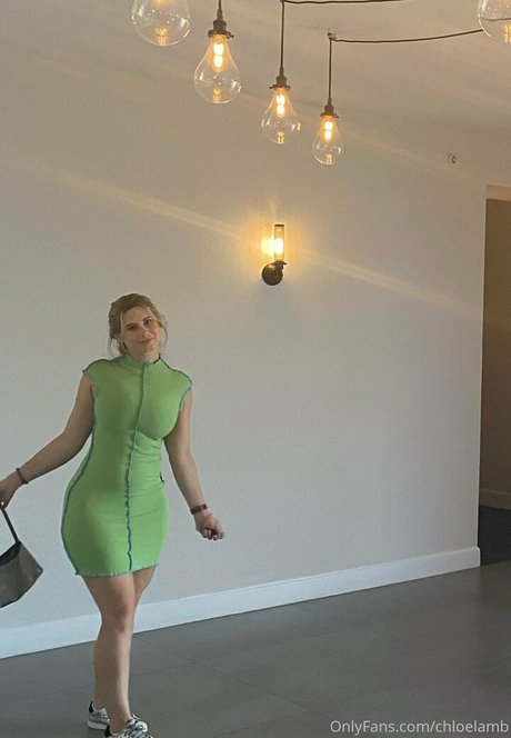 chloelamb model hot photos