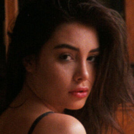 Ella Orten sexy model image