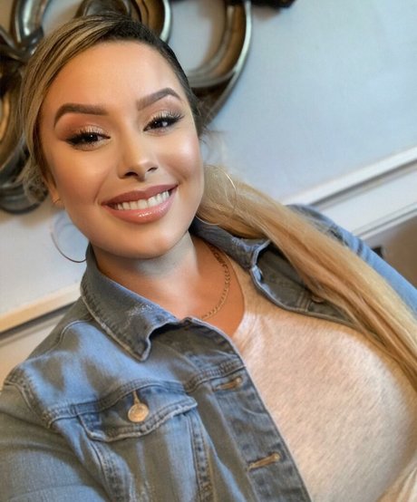 Blondiemami pornographic model gallery