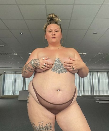 Lovaeij art star gallery