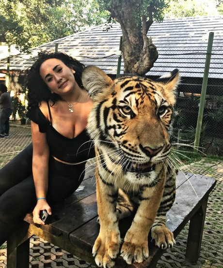 Tana Habibi sex star images