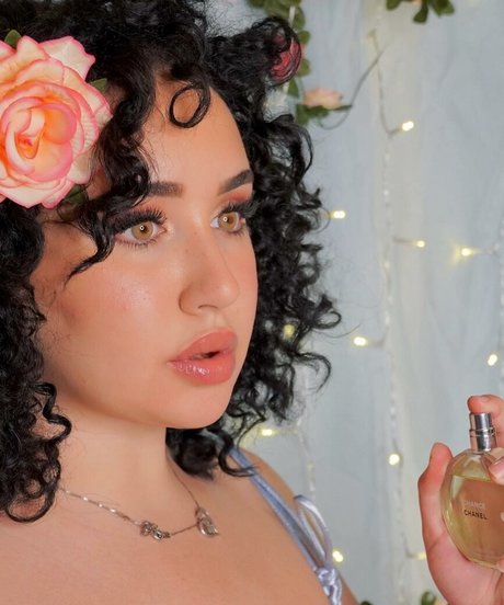 Tana Habibi pornstar erotic img